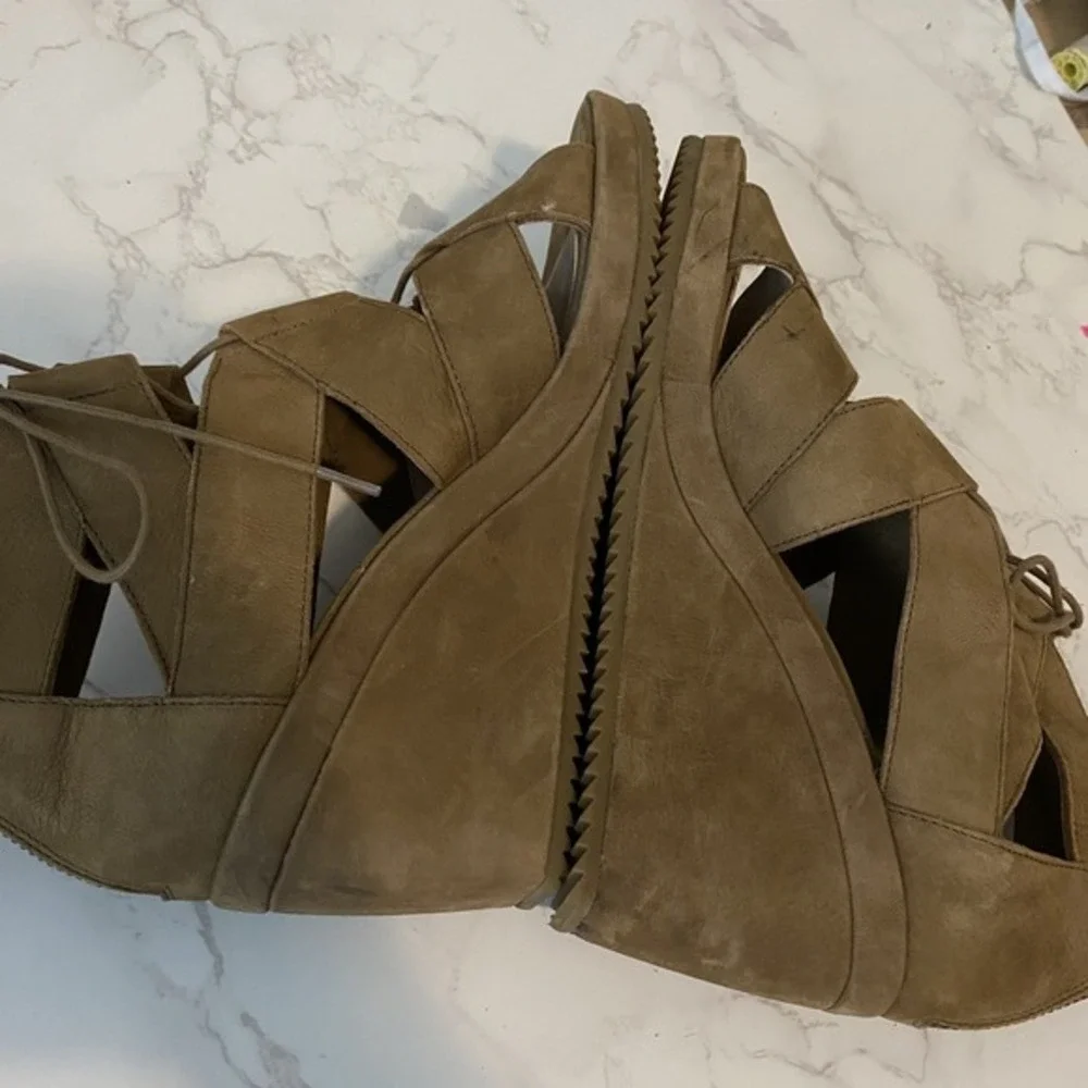 Eileen Fisher good pre